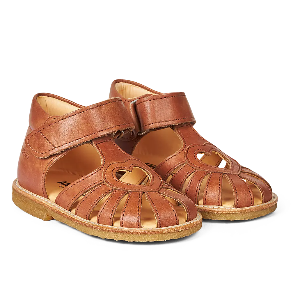 Begynder Sandal Med Hjerte   Cognac   23 fra Angulus
