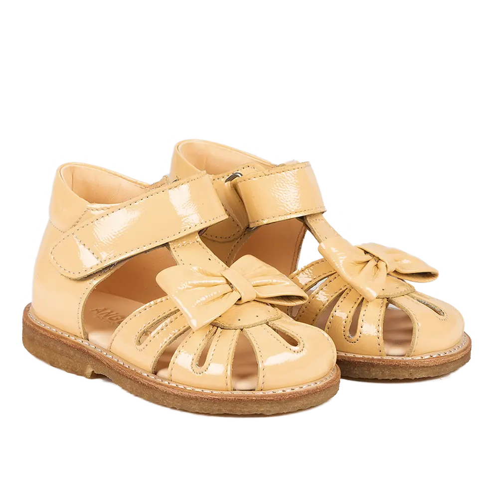Begynder Sandal Med Sløjfe Og Velcro Lukning   2706   25 fra Angulus